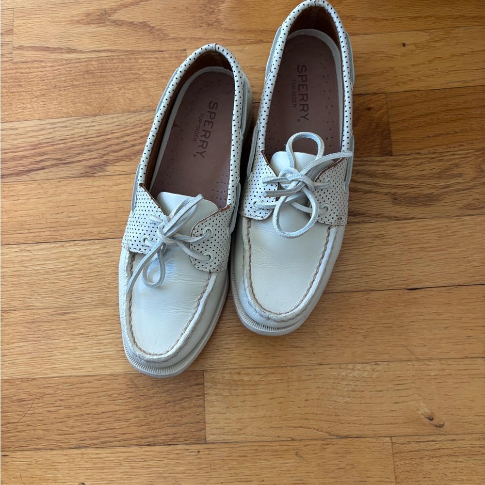 Sperry Women's Cream Loafers